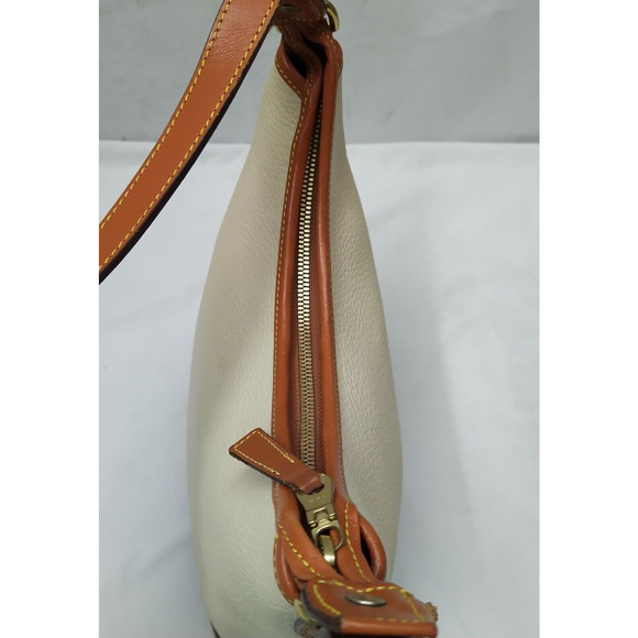 Dooney & Bourke Ivory Pebbled Leather Zipper Shoulder Bag - Vintage Made in USA - Picture 10 of 16